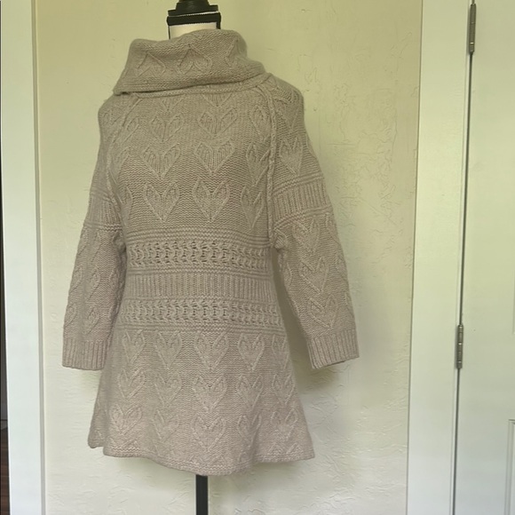 Sleeping On Snow Elegant Cream Sweater - Picture 1 of 6